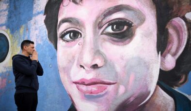 Oğlunun portresiyle buluştu