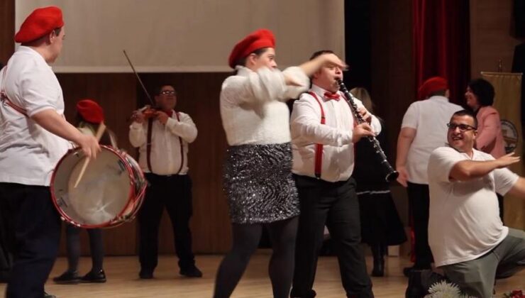 Engelsiz bandodan “Biz de varız” konseri