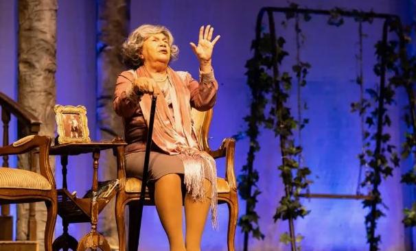 Usta oyuncu Edirnelileri hayran bıraktı