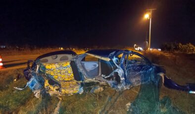 Otomobil ikiye bölündü