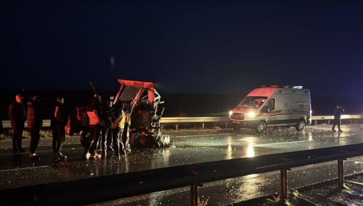 Traktör TIR’la çarpıştı