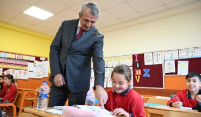 Vali Sezer’den okul ziyareti