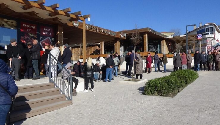 Yılbaşı günü et kuyruğu