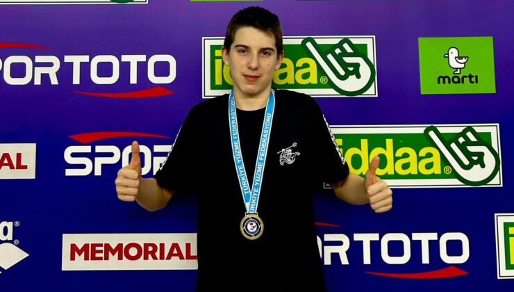 Yüzücü Doruk Sarpdere’nin başarısı