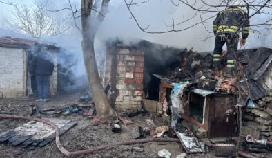 Kömürlük yangını korkuttu