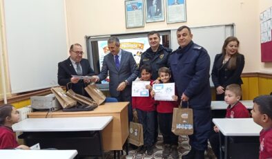 Öğrencilerin karne sevinci