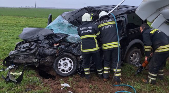 Lalapaşa yolunda feci kaza