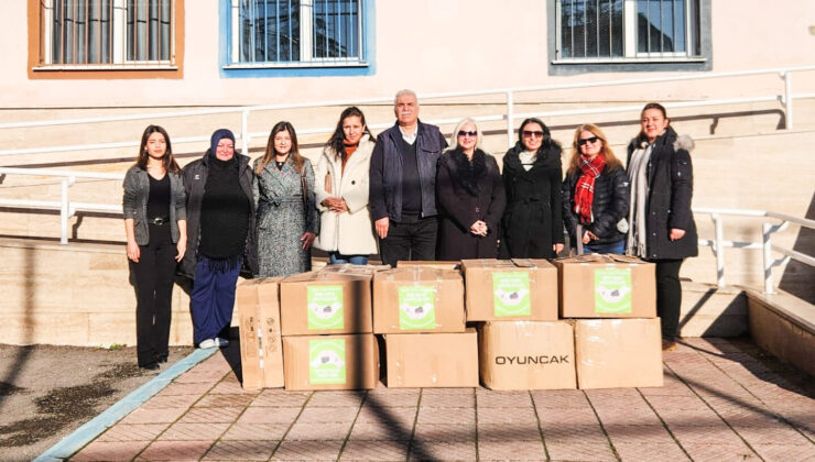 Miniklerin kıyafet işbirliği