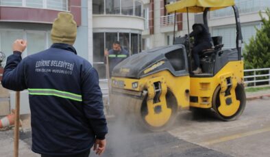Belediyeden asfalt yama çalışması