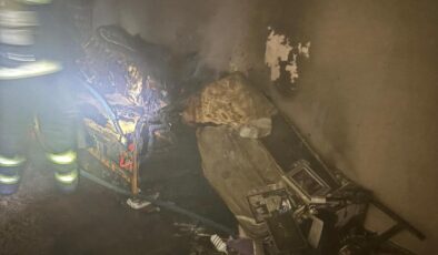 Emekli doktor yangında yaşamını yitirdi