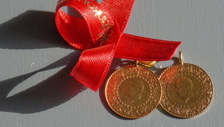 Emekli maaşı iki çeyrek etmiyor