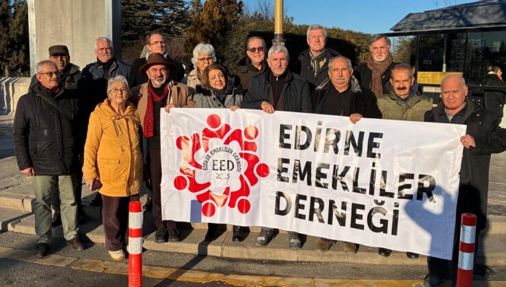Emeklilerden CHP’ye nöbet teşekkürü