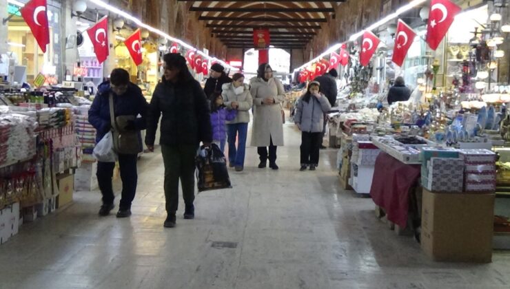 Esnaf meydana ışıklandırma istiyor