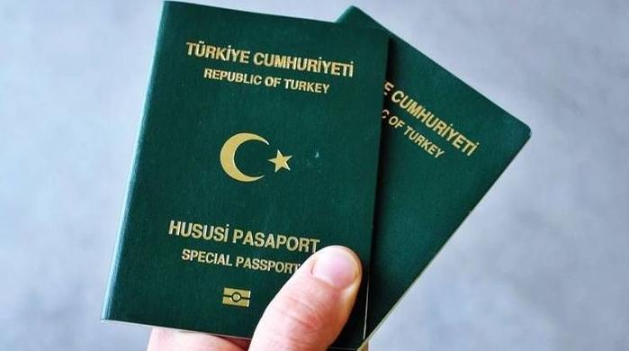 Gazetecilere yeşil pasaport talebi