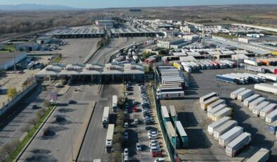 Her üç geçişten biri Kapıkule’den