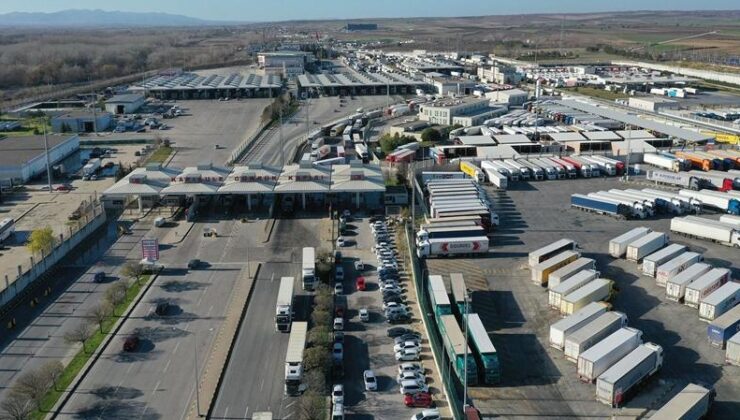 Her üç geçişten biri Kapıkule’den