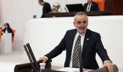 ‘Gazetecilerden yurt dışı çıkış harcı alınmasın’