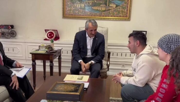 Memurluk sevincini Vali Sezer ile paylaştı