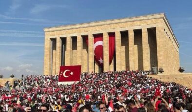 Milyonlar Ata’sına koştu