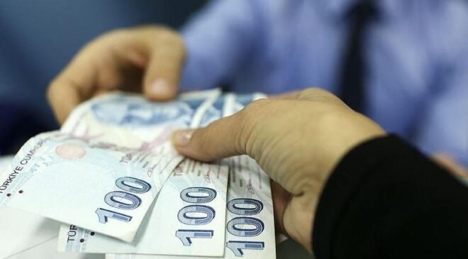 Emeklilerin zam farkları yarın hesaplarda