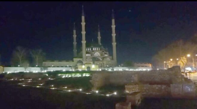 Selimiye Cami neden karanlık?