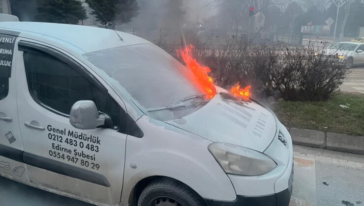 Seyir halindeyken alev aldı