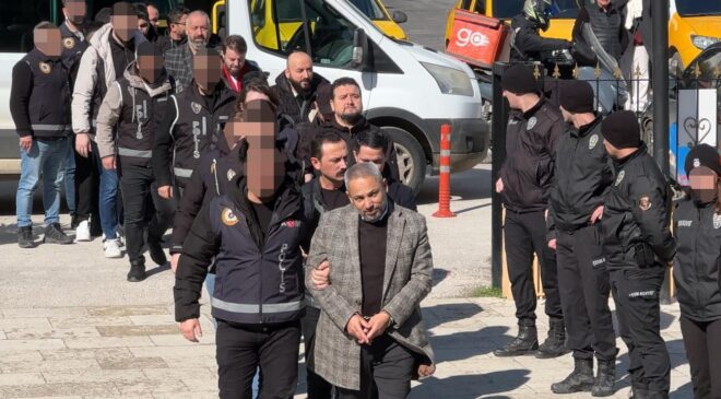 12 şüpheli adliyede