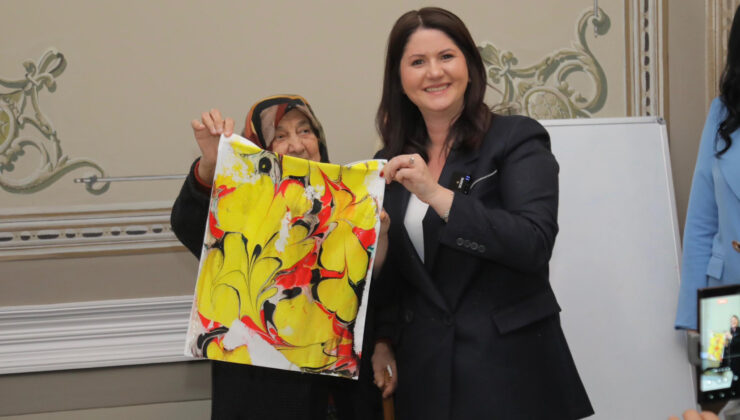 Huzurlu eller sanatla buluştu