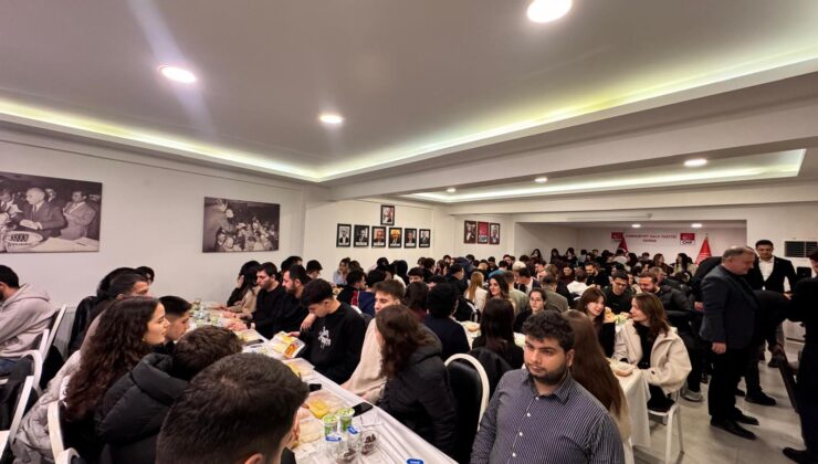 CHP’den öğrencilerle iftar