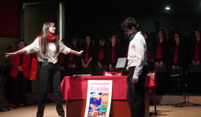 Müzikal tiyatro “Kim Var?” sahnelendi