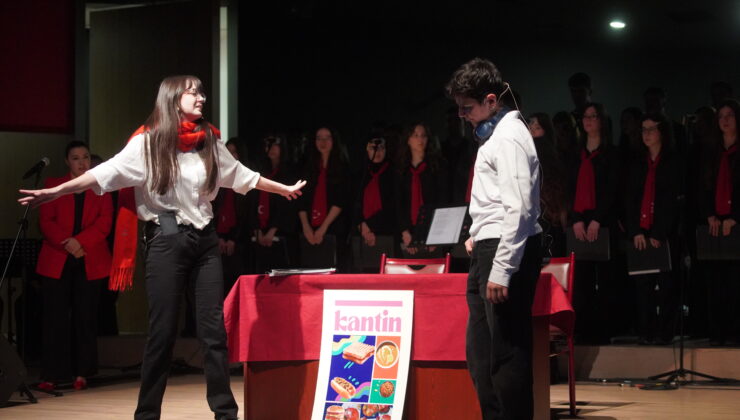 Müzikal tiyatro “Kim Var?” sahnelendi