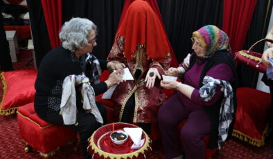 Evlilik kredisi alan çiftlerden kına gecesi