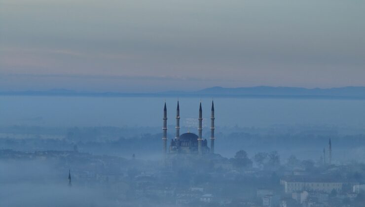Selimiye sis bulutu içerisinde kaldı