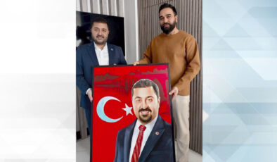 Yazgan’a usta sanatçıdan hediye