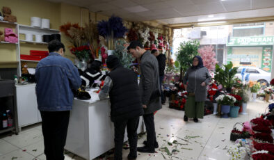Çiçekçilerde Sevgililer Günü yoğunluğu