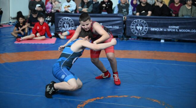 Depremde hayatını kaybeden güreşçiler anıldı