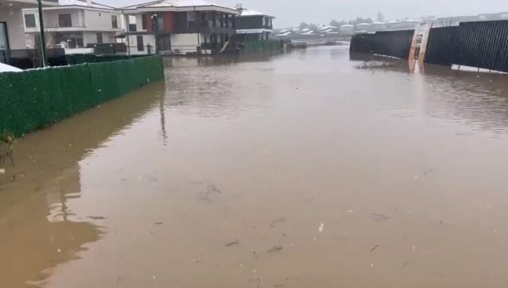 Edirne’de bir sokak trafiğe kapatıldı