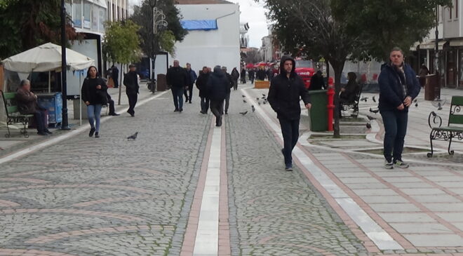 ‘Geçinemiyoruz, açız!’