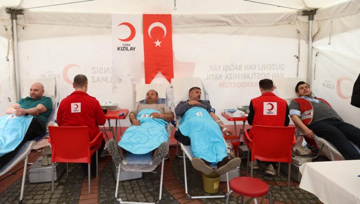 İmam hatiplilerden kan bağışı