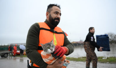 Taşkın bölgesinde mahsur kaldılar