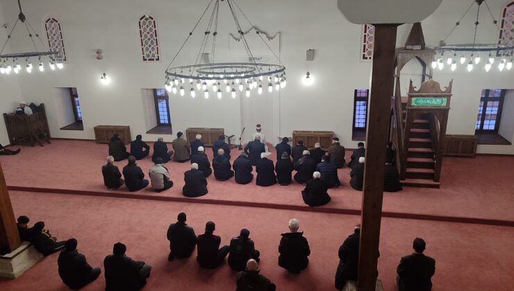 Muradiye Camisi ibadete açıldı