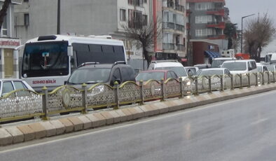 Orduevi önünde trafik kilit