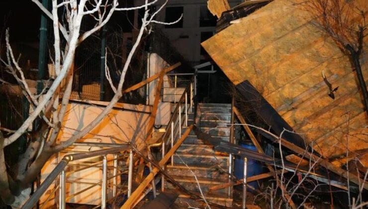 Kuvvetli rüzgar çatıları uçurdu