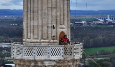 Selimiye’nin minareleri mahyalandı