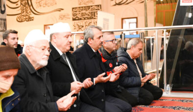 Depremde hayatını kaybedenler anıldı