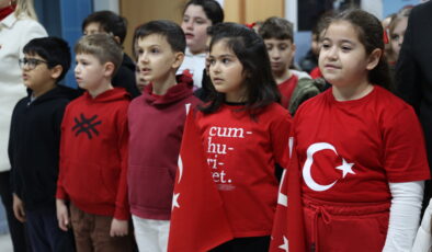 İlk ders ‘Bayrak Sevgisi’