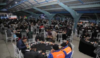 ‎Belediyeden 10 mahalleye iftar