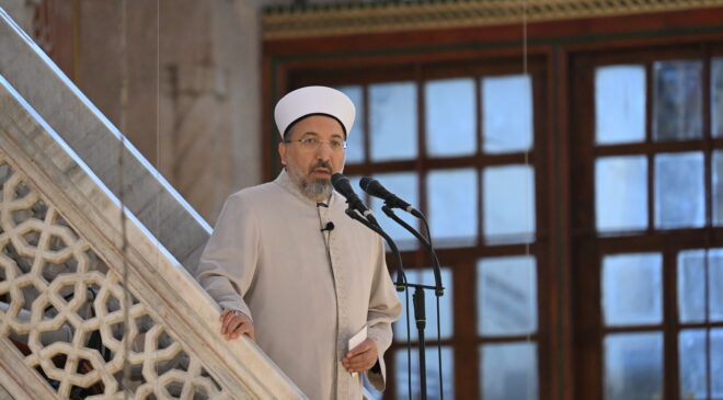 Selimiye Camisi’nde hutbe okudu