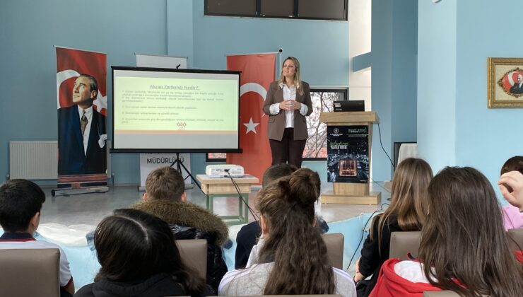 Öğrencilere akran zorbalığı anlatıldı