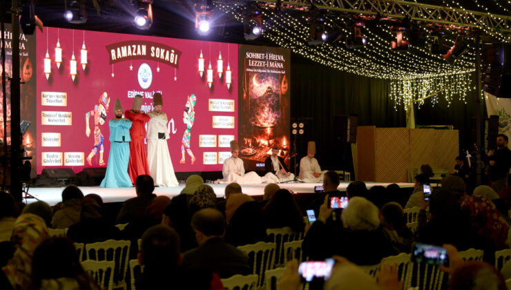 Selimiye Meydanı’nda helva sohbetleri